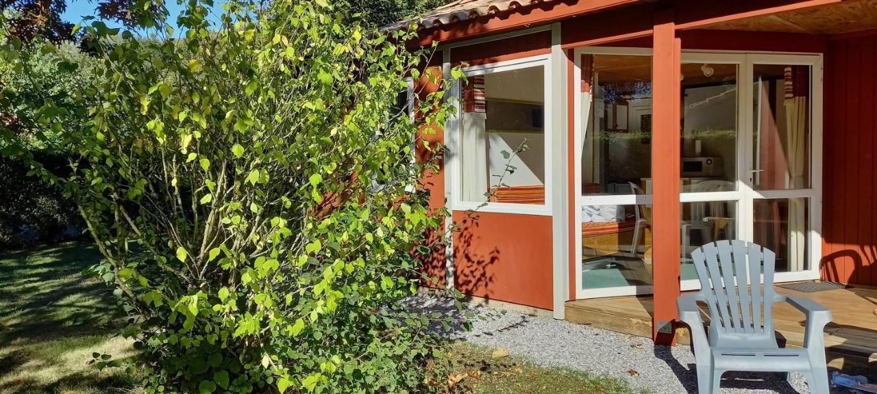 Chalet Simple Au Camping L'Etruyere Au Lac La Tardiere Exterior foto